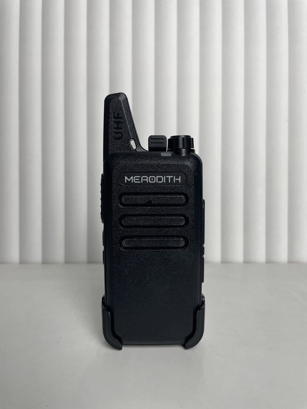 MERODITH compact black handheld radio