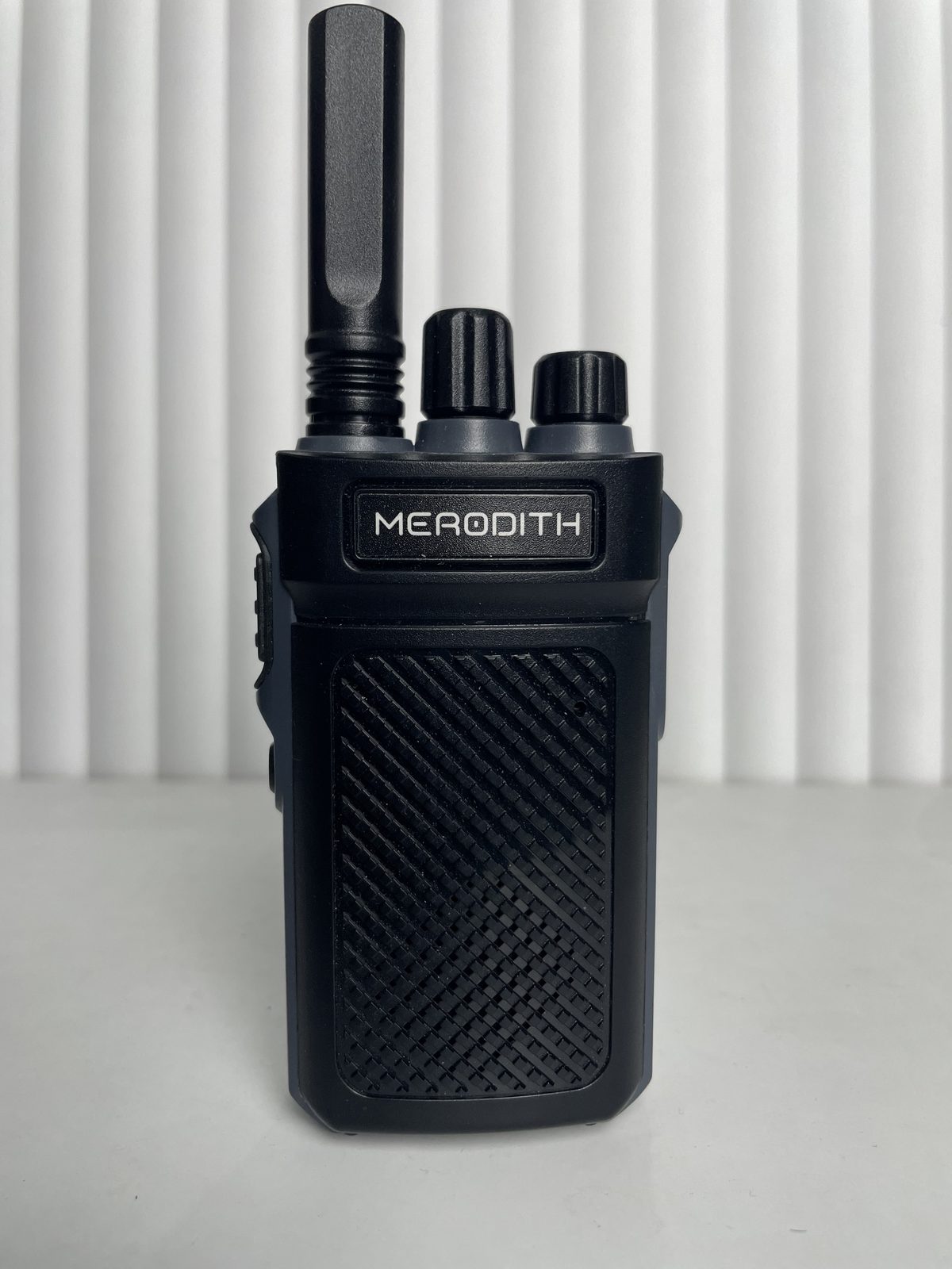 MERODITH radio close up